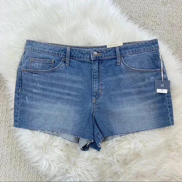 NWT High Rise Shortie Shorts - Picture 3 of 12